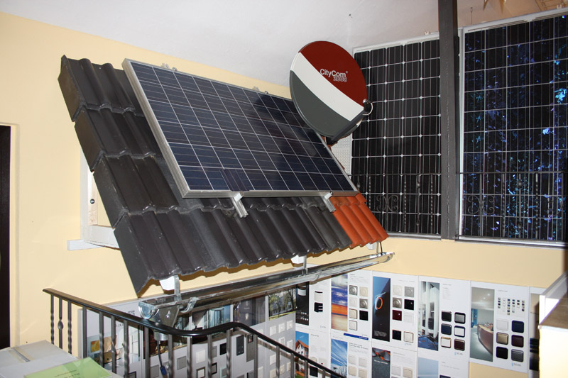 Beispiel einer Photovoltaik- und TeleSat-Anlage